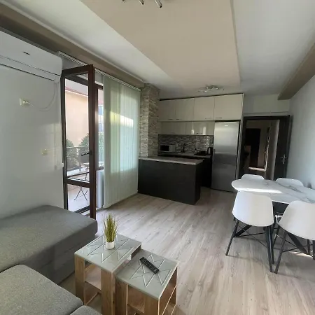апартамент Breeze * Burgas